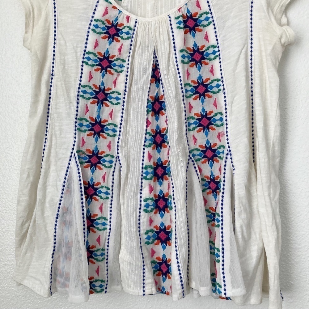 Akemi + Kin Embroidered Blouse | Size S - Picture 2 of 4